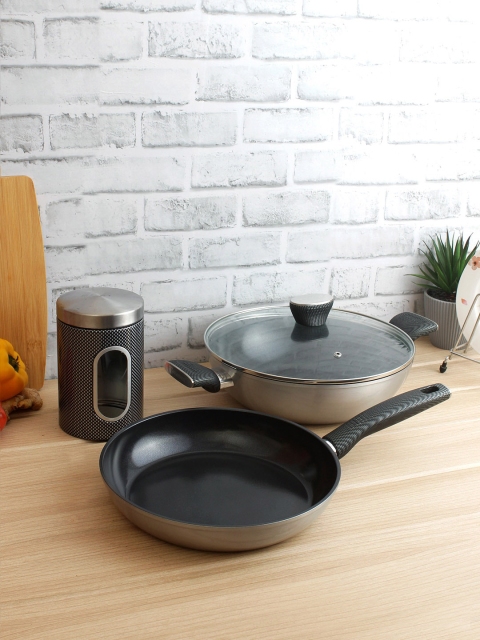 

BERGNER Silver-Toned & Black Carbon TT Non-Stick Frypan & Wok With Free Canister 3.1 Litre