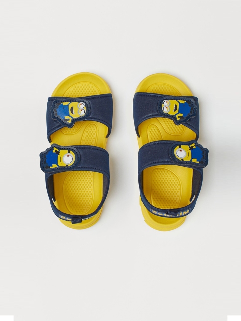 

H&M Boys Blue & Yellow Printed Sandals