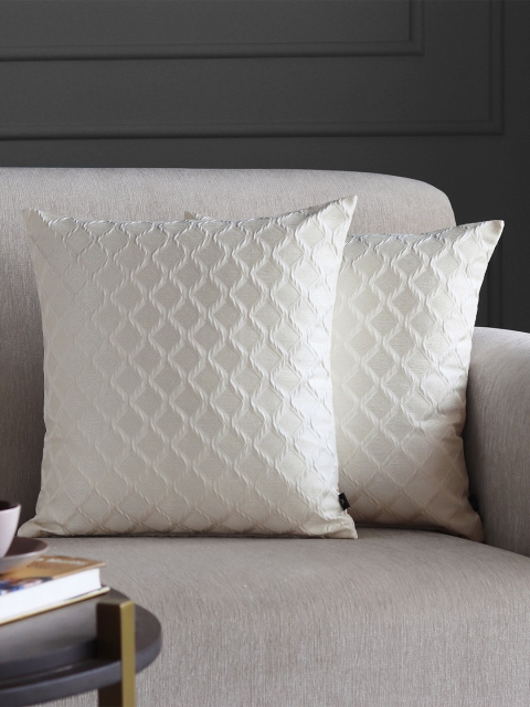 

GM White Set of 2 Geometric Velvet Square Cushion Covers