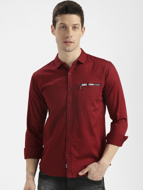 

V2 Value & Variety Men Maroon Casual Shirt