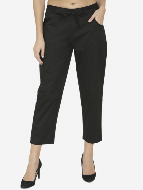 

Yaadleen Women Black Cotton Cropped Regular Trousers