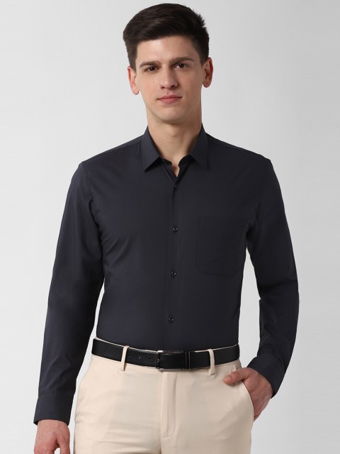 

Peter England Men Black Solid Slim Fit Formal Shirt