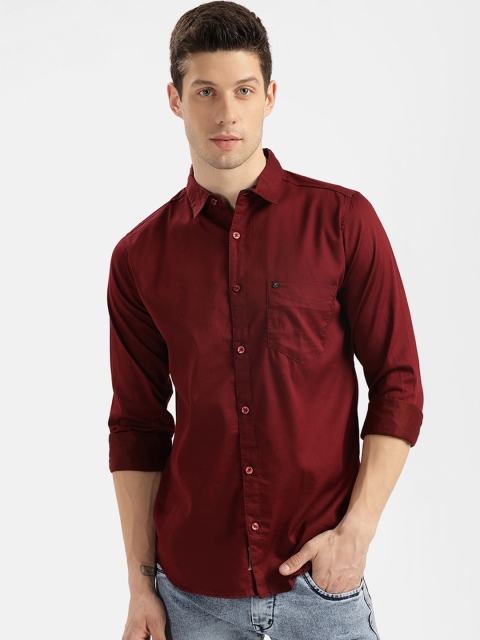 

V2 Value & Variety Men Maroon Casual Shirt