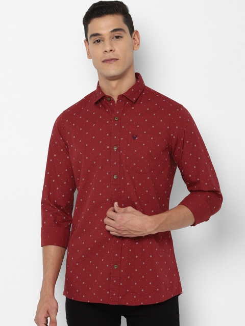 

Solly Jeans Co Men Red Printed Casual Shirt