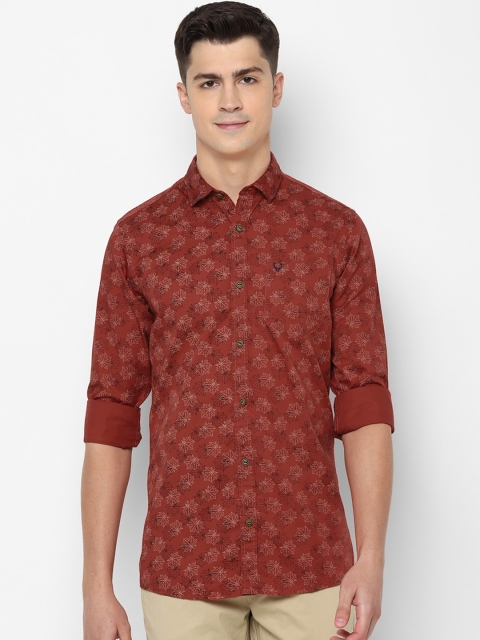 

Solly Jeans Co. Men Red Regular Fit Printed Casual Shirt