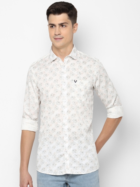 

Solly Jeans Co. Men White Regular Fit Printed Casual Shirt
