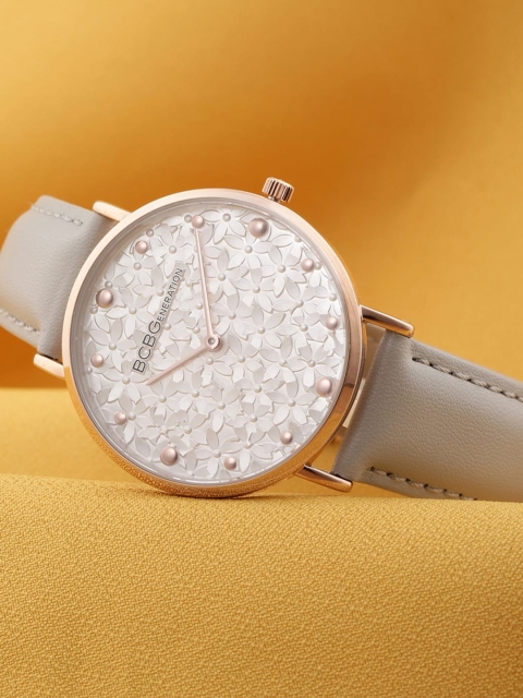 

BCBG Women Silver-Toned Analogue Watch GN51046002