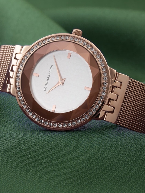 

BCBG Women White Brass Embellished Dial & Rose Gold Toned Straps Analogue Watch BG5067000