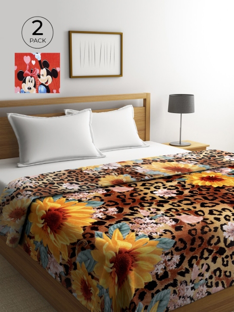

KLOTTHE Red & Brown Set of 2 Cartoon Characters AC Room 300 GSM Double Bed Comforter
