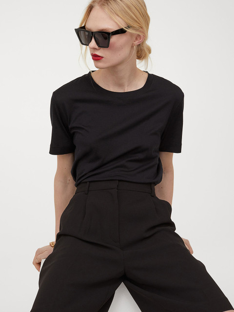 

H&M Women Black Solid Tailored Bermuda Shorts