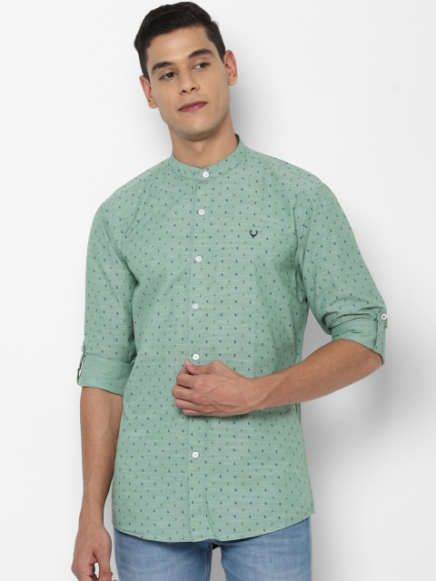 

Solly Jeans Co Men Green Printed Casual Shirt