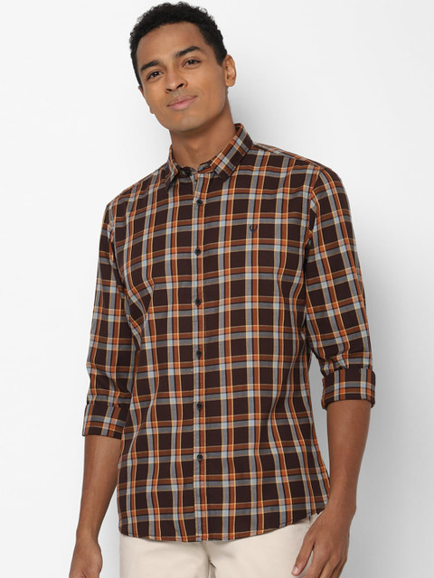 

Solly Jeans Co Men Brown Checked Casual Shirt