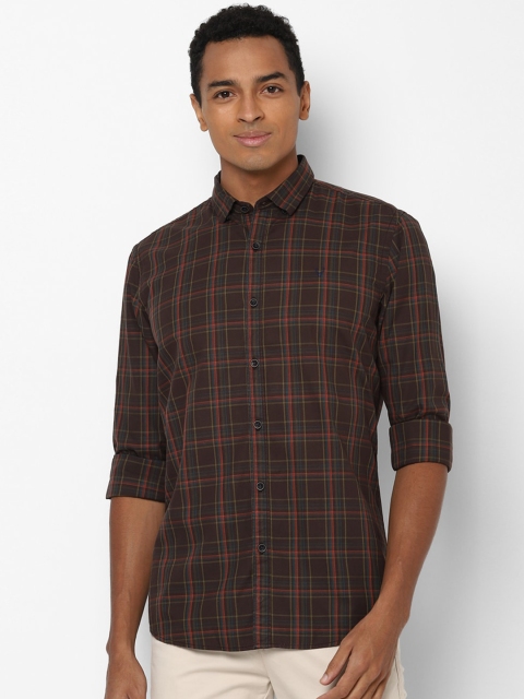 

Solly Jeans Co Men Brown Checked Casual Shirt