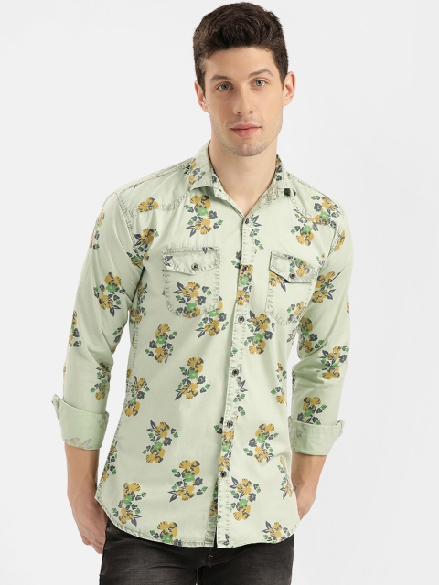 

V2 Value & Variety Men Green Floral Printed Casual Shirt