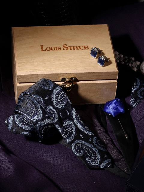 

LOUIS STITCH Men Blue & Navy Blue Woven Design Accessory Gift Set