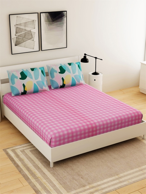

Salona Bichona Pink & White Geometric 144 TC Queen Bedsheet with 2 Pillow Covers