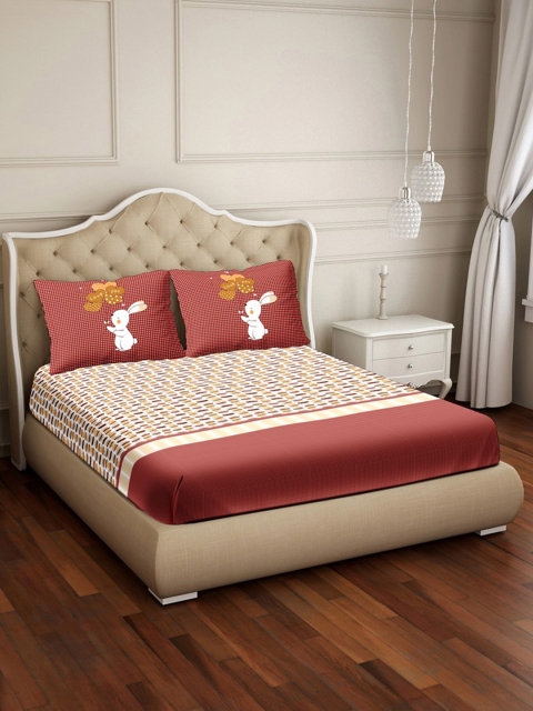 

BELLA CASA Red & White Geometric 250 TC Cotton King Bedsheet with 2 Pillow Covers