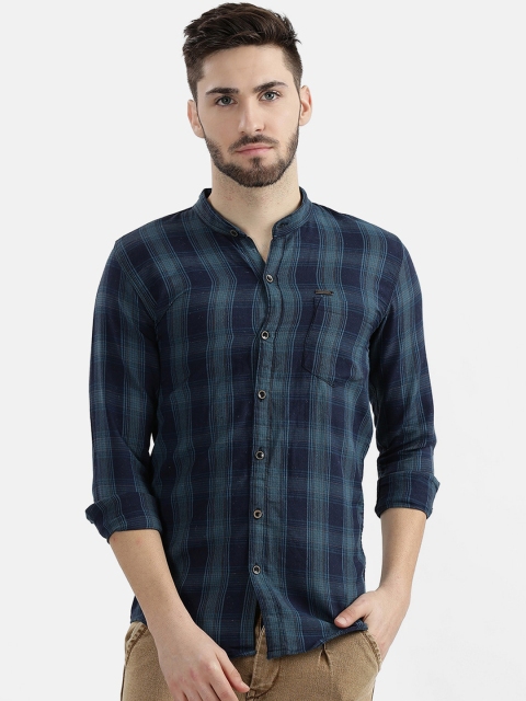 

V2 Value & Variety Men Blue Checked Casual Shirt