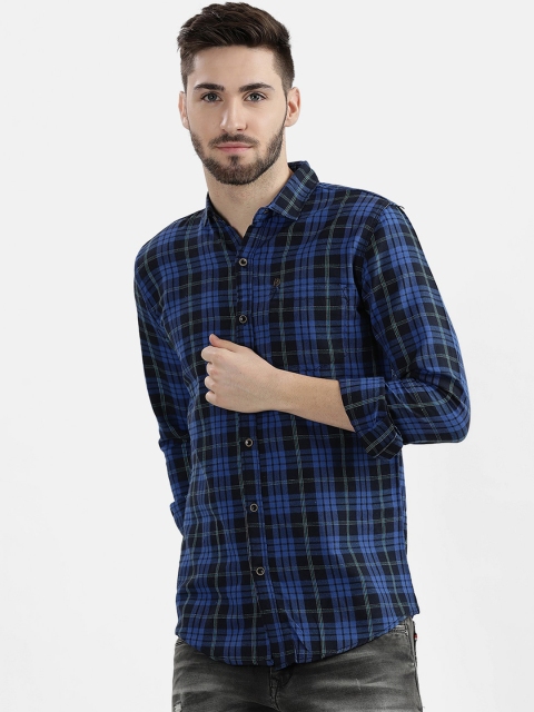 

V2 Value & Variety Men Blue & Black Checked Casual Shirt