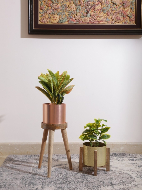 

Amoliconcepts Copper-Toned Planter on Wooden Stand