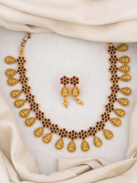 

Alankruthi Gold-Toned Pink & Green Stone-Studded Jewellery Set
