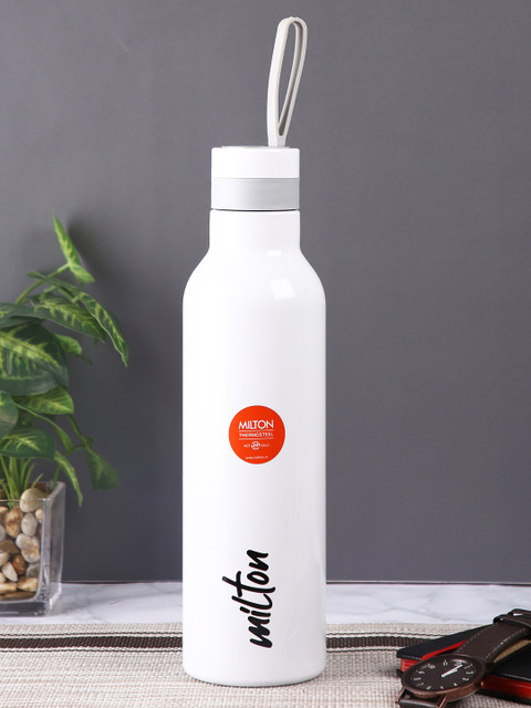 

Milton Unisex White Solid Smarty-900 Thermosteel Hot & Cold Vacuum Insulated Flask 730 ML