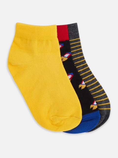 

Pantaloons Junior Boys Pack Of 3 Assorted Ankle-Length Socks