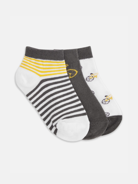 

Pantaloons Junior Boys Pack Of 3 Assorted Ankle-Length Socks