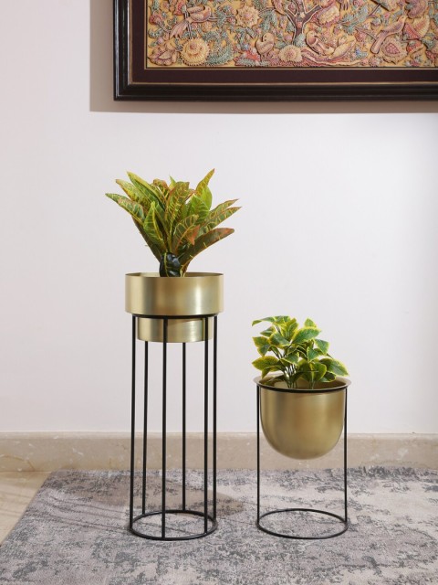 

Amoliconcepts Gold-Toned & Black Brass Look Metal Planter With Iron Stand, Green