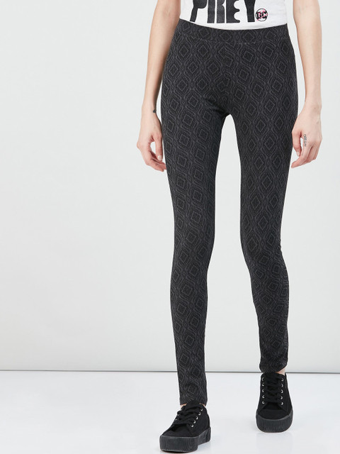 

max Women Grey Printed Mid-Rise Regular Trousers