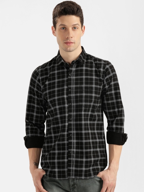 

V2 Value & Variety Men Black Tartan Checks Checked Casual Shirt