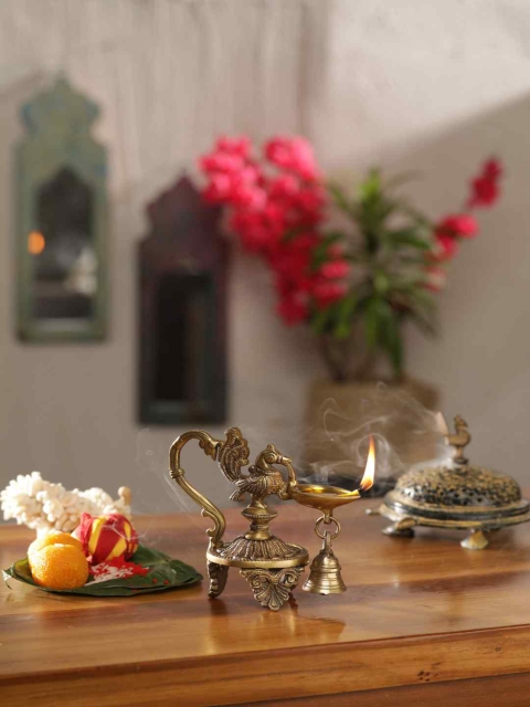 

Amoliconcepts Gold Traditional Table Lamp