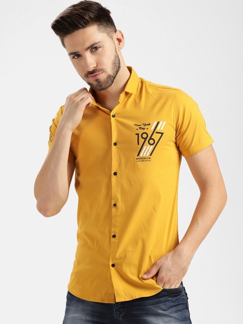 

V2 Value & Variety Men Mustard Slim Fit Printed Casual Shirt
