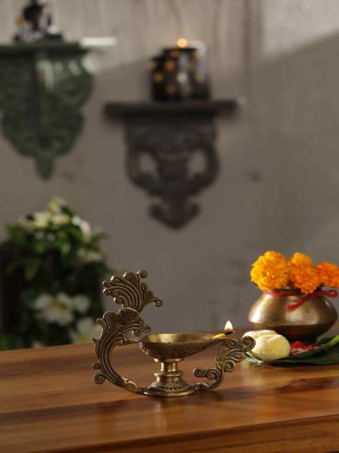 

Amoliconcepts Silver Traditional Table Lamp