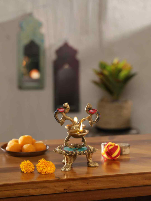 

Amoliconcepts Gold-Toned Traditional Stone Studded Bird Lamp