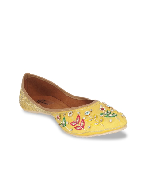 

The Desi Dulhan Women Yellow Embellished Ethnic Mojaris Flats
