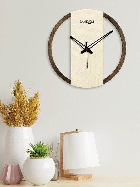 

RANDOM Brown & White 49 cm Analogue Colourblocked Contemporary Wall Clock