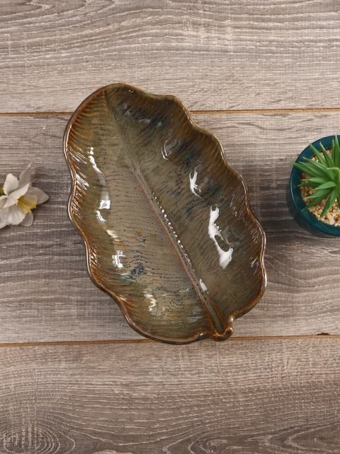

Aapno Rajasthan Brown Handcrafted Ceramic Leaf Platter