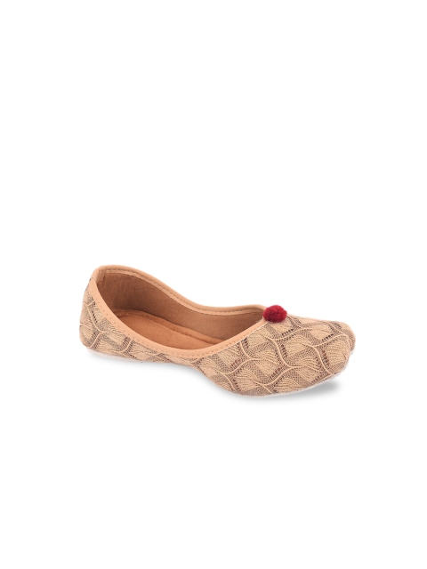 

DESI COLOUR Girls Beige Woven Design Mojaris