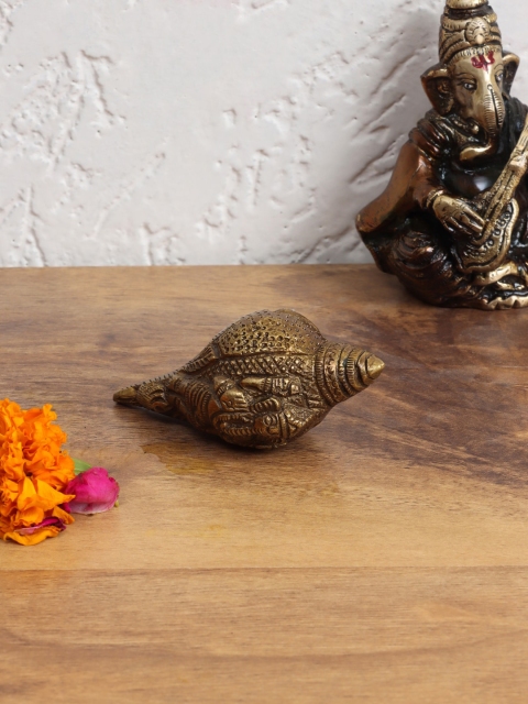 

Aapno Rajasthan Brown Small Brass Shankh Showpiece