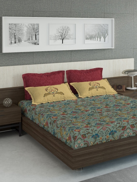 

DDecor Green & Maroon Ethnic Motifs 160 TC King Bedsheet with 4 Pillow Covers