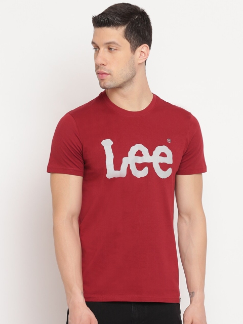 

Lee Men Red Typography Printed Slim Fit T-shirt