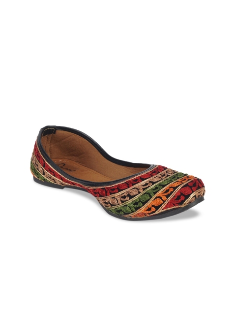

The Desi Dulhan Women Black Ethnic Embroidered Mojaris