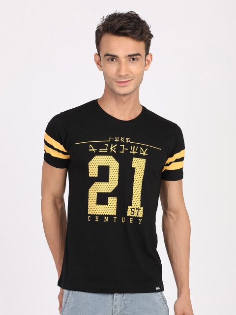 

MASH UNLIMITED Men Black & Yellow Typography Printed Slim Fit T-shirt