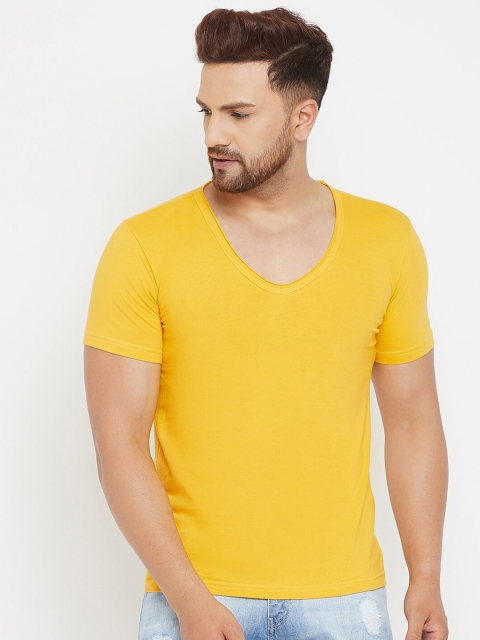 

FUGAZEE Men Yellow V-Neck Raw Edge Slim Fit T-shirt