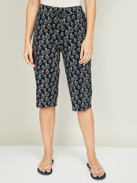 

Ginger by Lifestyle Women Navy Blue & White Printed Capris