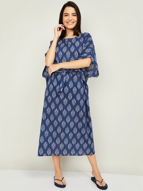 

Ginger by Lifestyle Blue & White Printed Nightdress