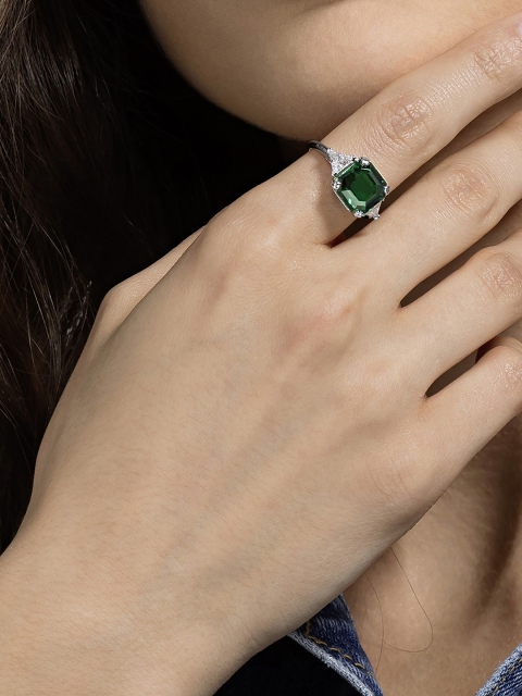

SWAROVSKI ATTRACT:RING TRILOGY EM DMUL/RHS 55, Green