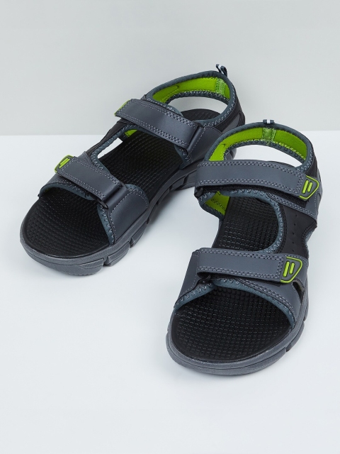 

max Men Grey & Green Sports Sandals