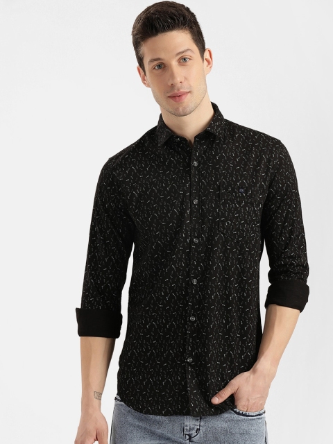 

V2 Value & Variety Men Black Slim Fit Printed Casual Shirt